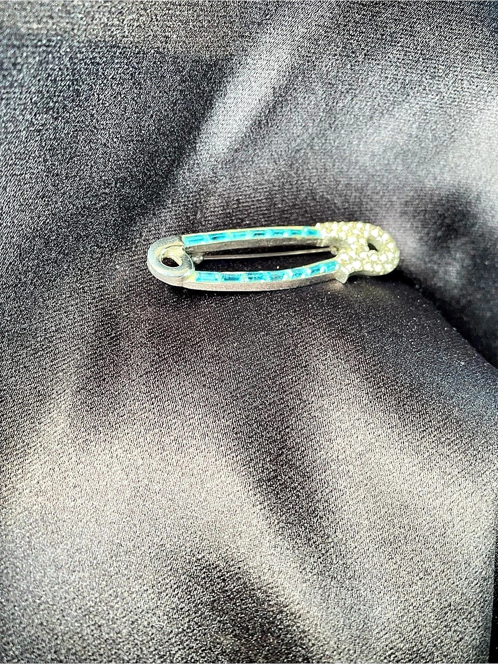 Safety Pin Brooch - Picture 2 of 10